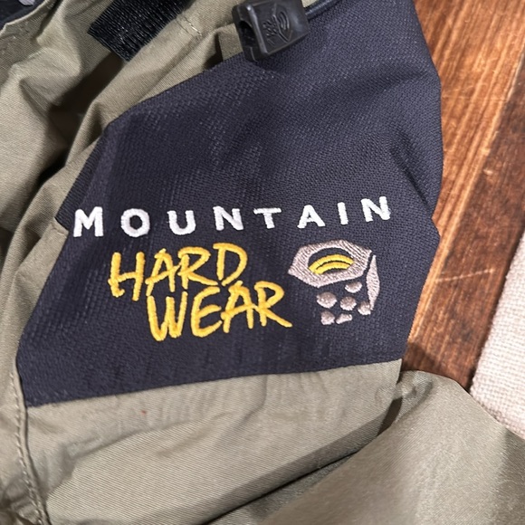Mountain hardware women’s winter shell